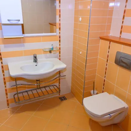 Apartment за гости затворен комплекс емералд Ravda