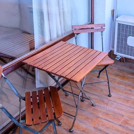 за гости затворен комплекс емералд Ravda