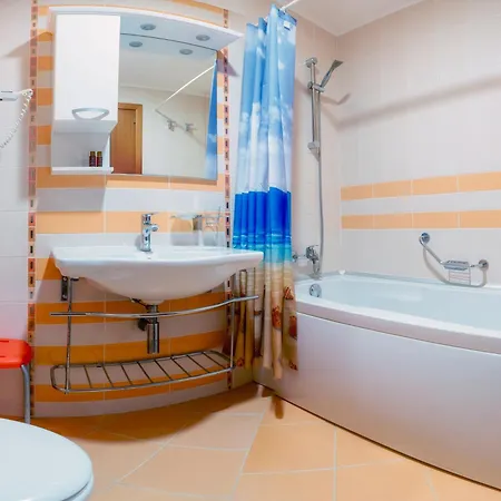 за гости затворен комплекс емералд Apartment *