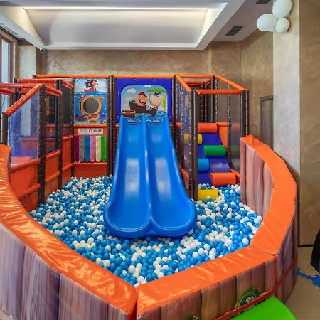 Apartment за гости затворен комплекс емералд