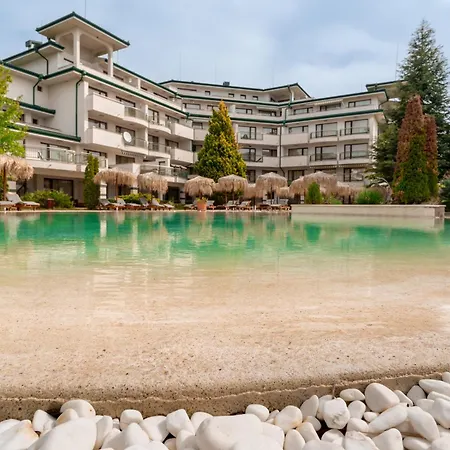 за гости затворен комплекс емералд * Ravda