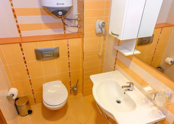 за гости затворен комплекс *