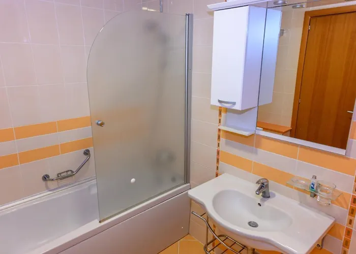 за гости затворен комплекс * Равда