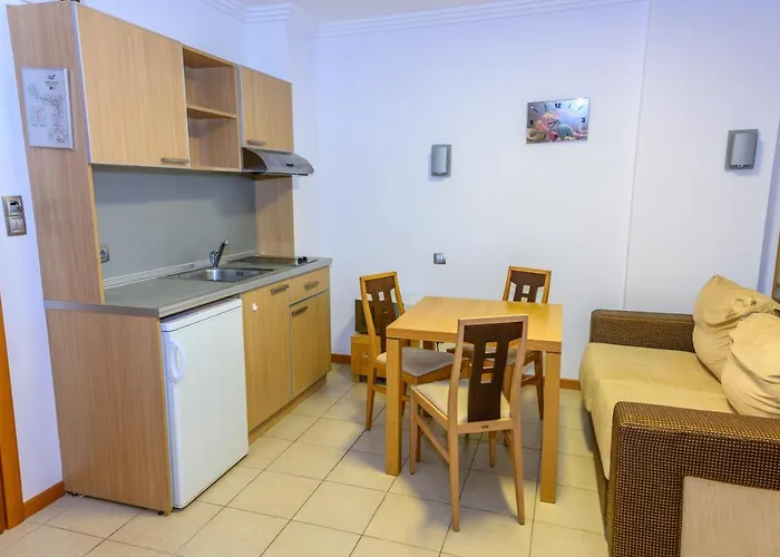 Апартамент за гости затворен комплекс Равда