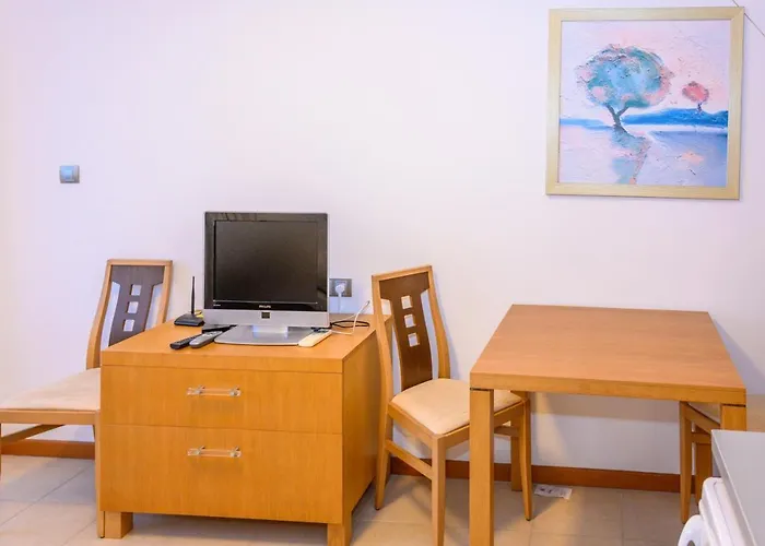 Апартамент за гости затворен комплекс Равда