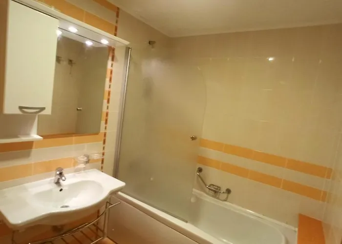 за гости затворен комплекс * Равда