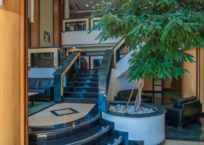 за гости затворен комплекс * Равда