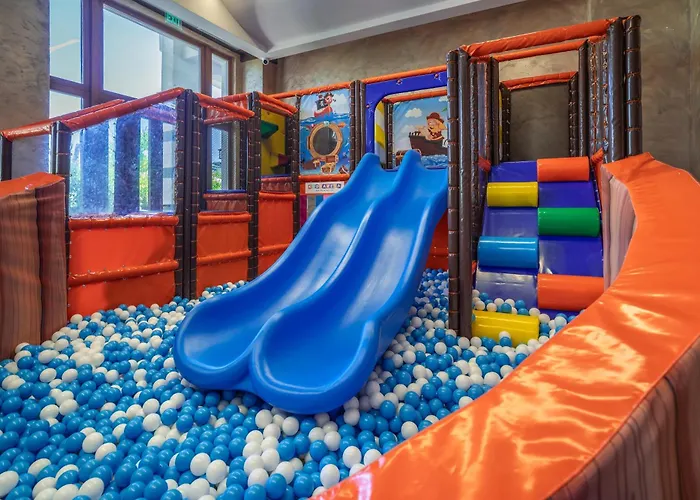 за гости затворен комплекс