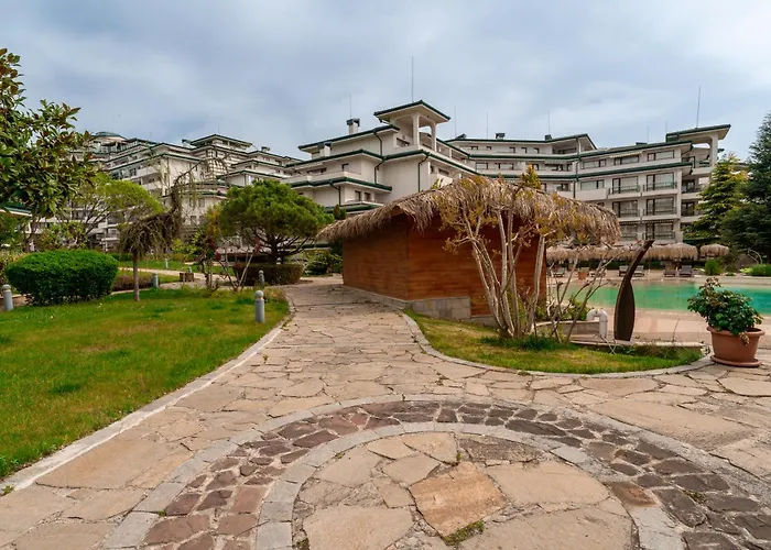 за гости затворен комплекс Равда