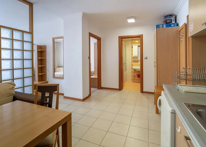 за гости затворен комплекс