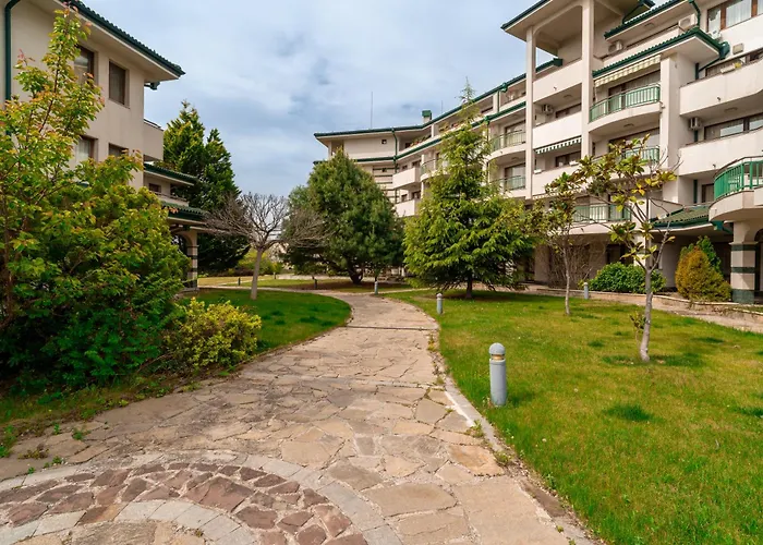 за гости затворен комплекс Апартамент Равда