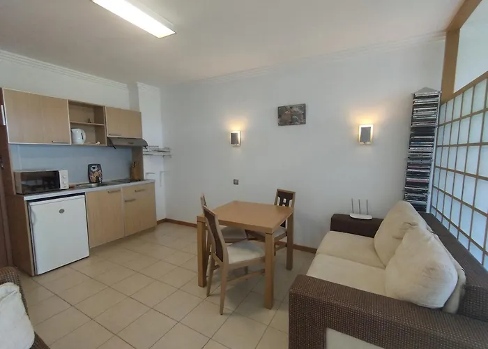 Апартамент за гости затворен комплекс Равда