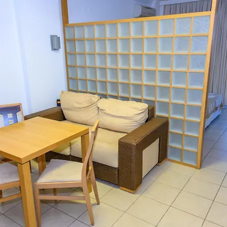 за гости затворен комплекс емералд Apartamento