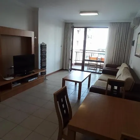 за гости затворен комплекс емералд Apartamento