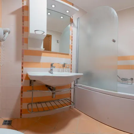 за гости затворен комплекс емералд Apartamento