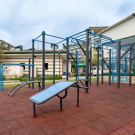 за гости затворен комплекс емералд Apartamento Ravda