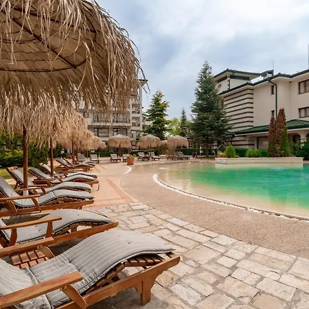 за гости затворен комплекс емералд Apartamento *