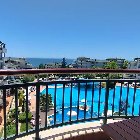 Apartment за гости затворен комплекс емералд
