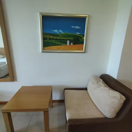 Apartamento за гости затворен комплекс емералд