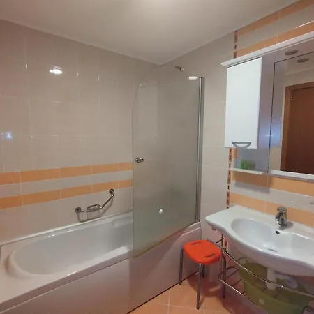 за гости затворен комплекс емералд *