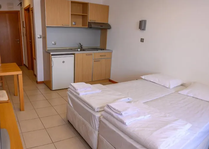 Appartement за гости затворен комплекс емералд Ravda