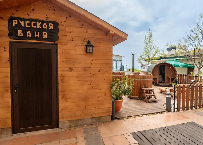 за гости затворен комплекс емералд *